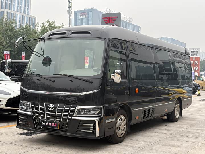 Toyota Hiace 2.7L 12-seat Business Van