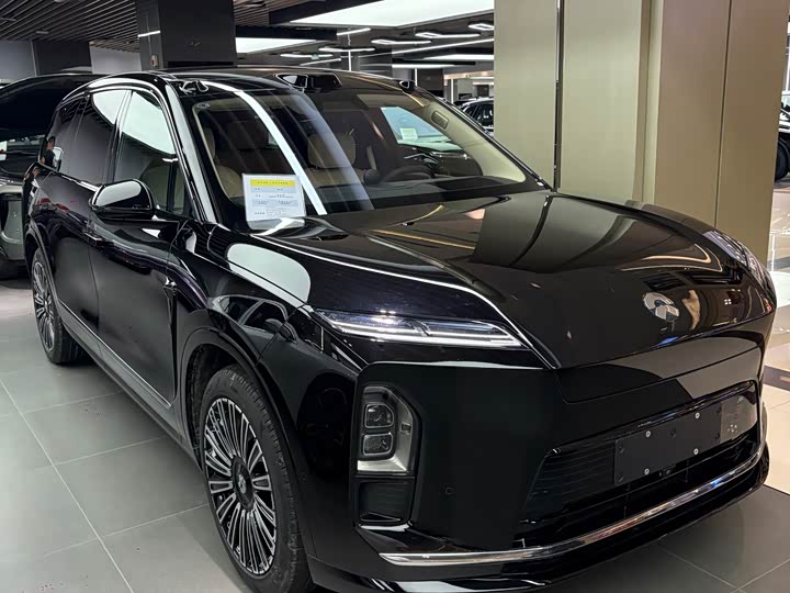NIO ES8 6-seat Executive Luxury